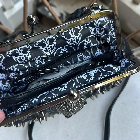 NWT Studded Skull Black Bag - Picture 4 of 11